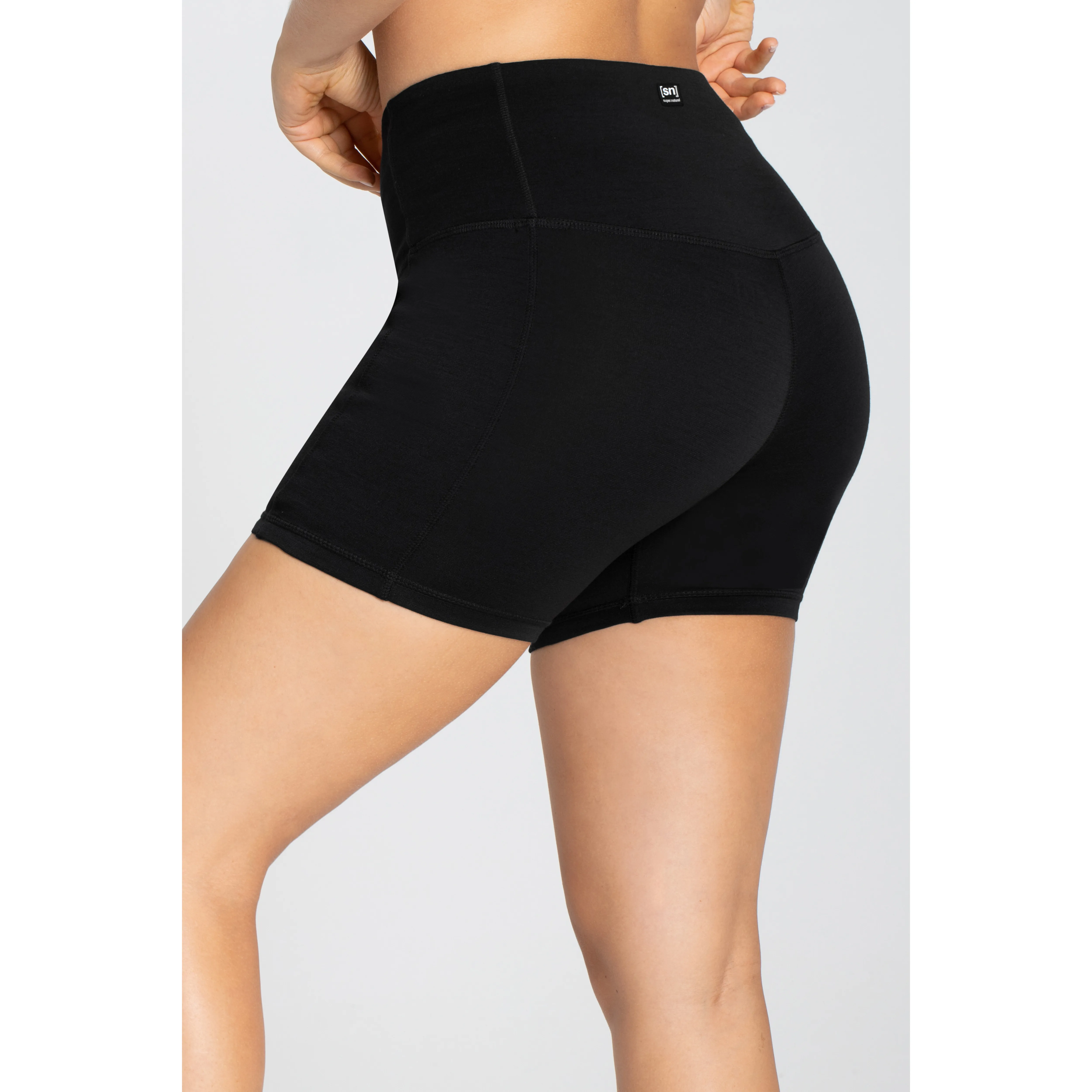 super.natural Women&#x27;s Liquid Flow Shorts Jet Black | Buy super.natural Women&#x27;s Liquid Flow Shorts Jet Black here | Outnorth