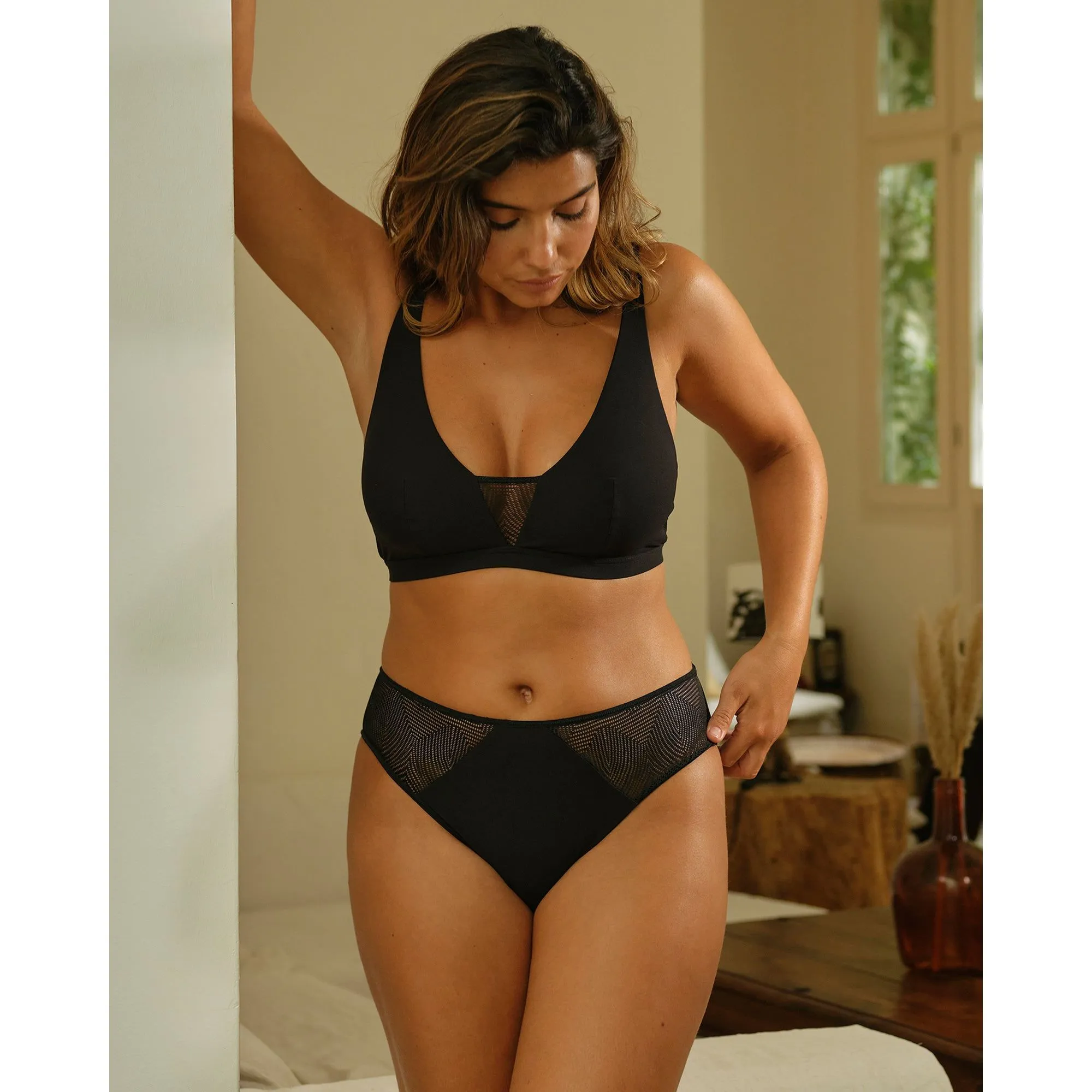 Thelma Soft & Wireless Bralette With Lace