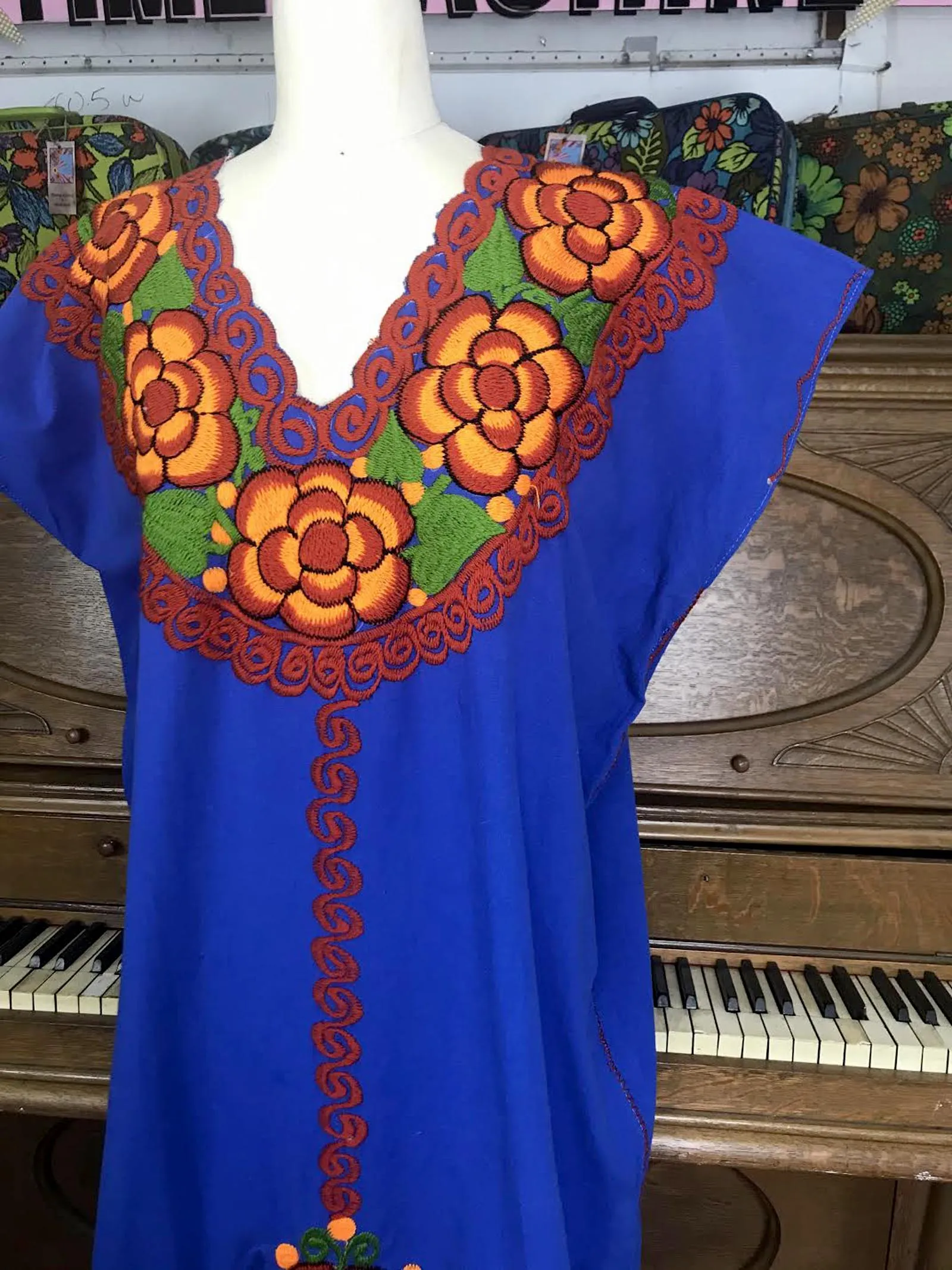 VTG 70s | Mexican Oaxacan Style MuuMuu Embroidered Caftan Boho Dress | One Size