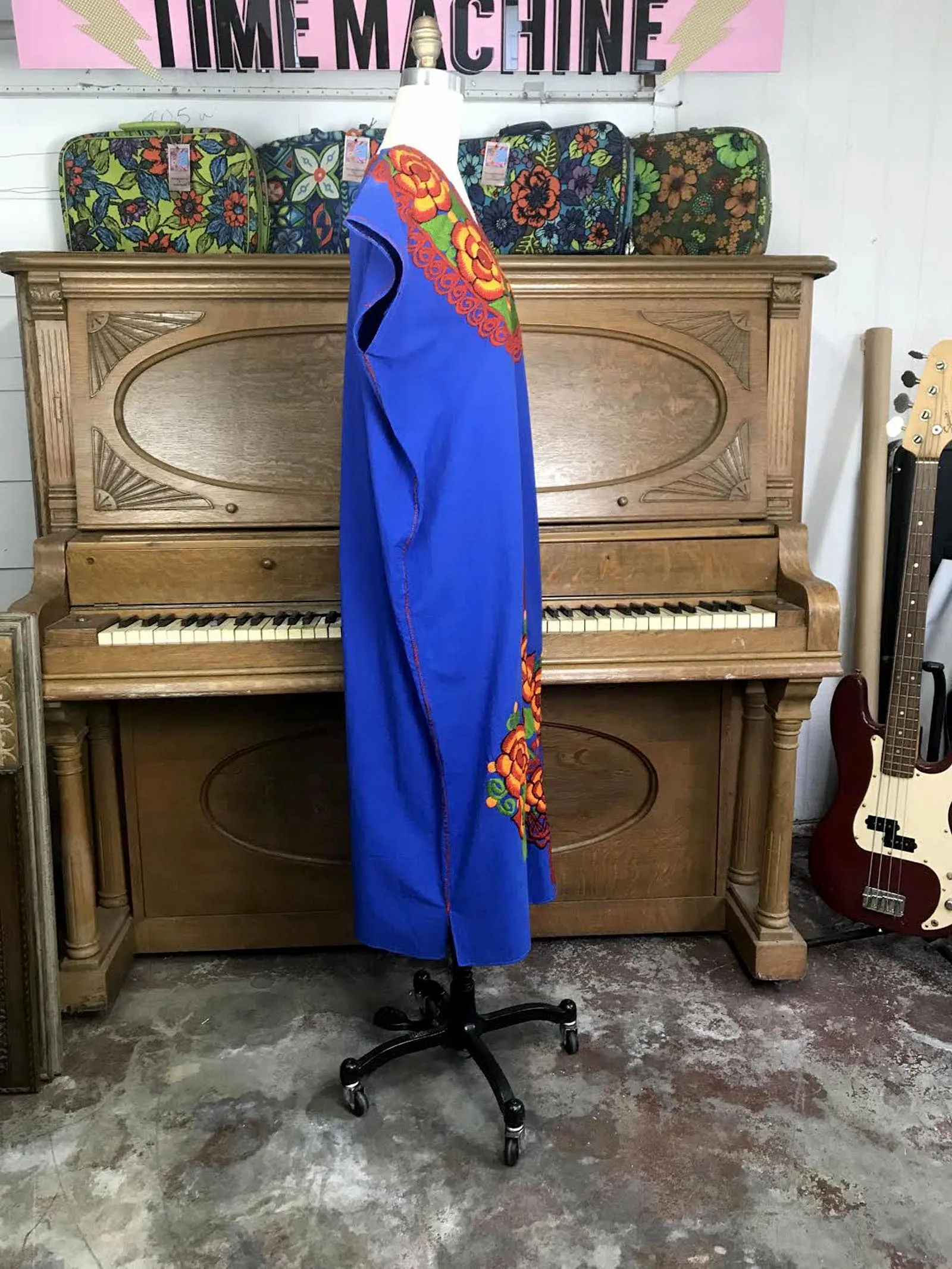 VTG 70s | Mexican Oaxacan Style MuuMuu Embroidered Caftan Boho Dress | One Size