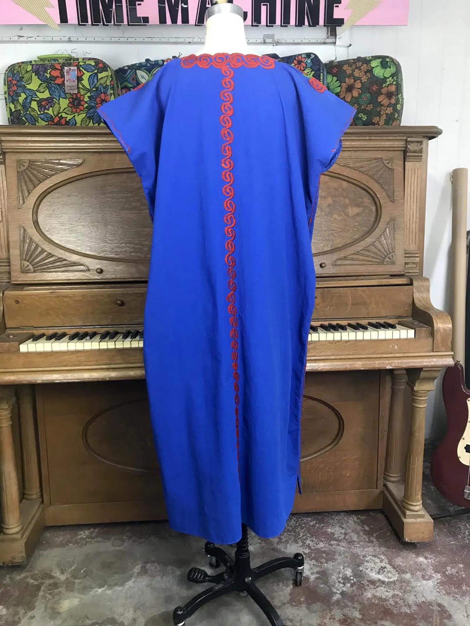 VTG 70s | Mexican Oaxacan Style MuuMuu Embroidered Caftan Boho Dress | One Size