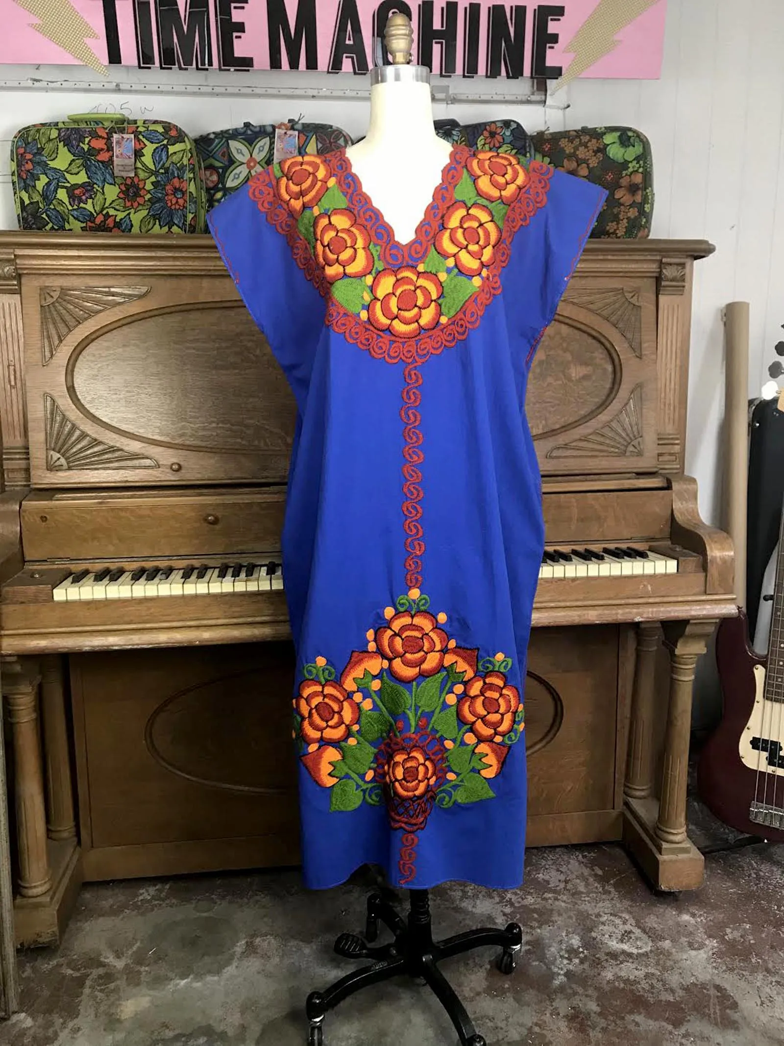 VTG 70s | Mexican Oaxacan Style MuuMuu Embroidered Caftan Boho Dress | One Size